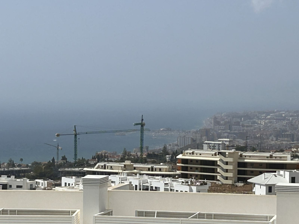 3 Bed Apartment for sale in Torreblanca Costa Del Sol, Málaga, Spain