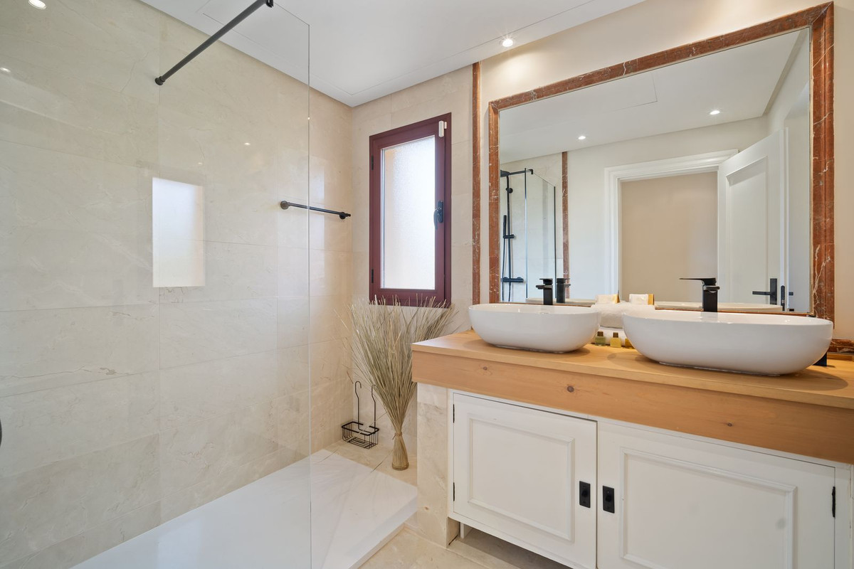 5 Bed Townhouse for sale in Puerto Banús Costa Del Sol, Málaga, Spain
