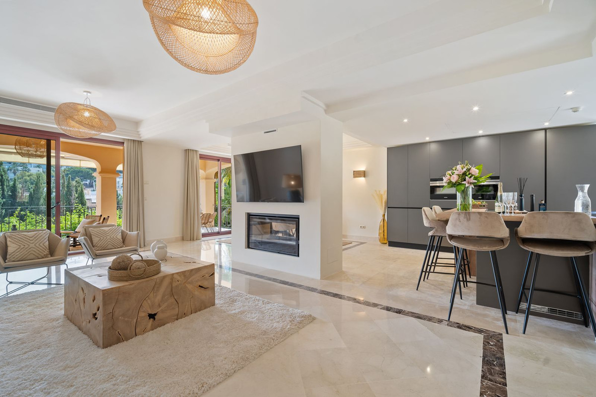 5 Bed Townhouse for sale in Puerto Banús Costa Del Sol, Málaga, Spain