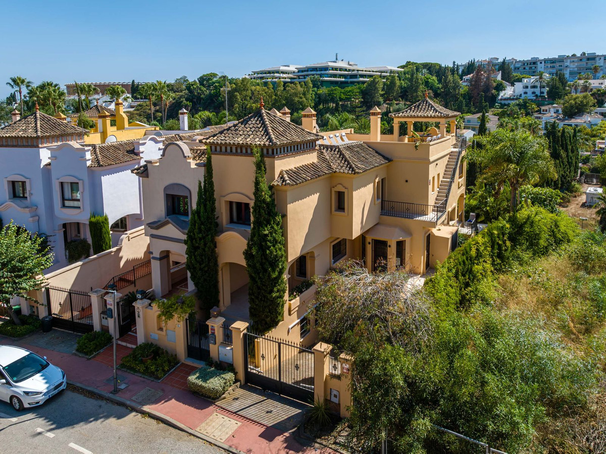 5 Bed Townhouse for sale in Puerto Banús Costa Del Sol, Málaga, Spain