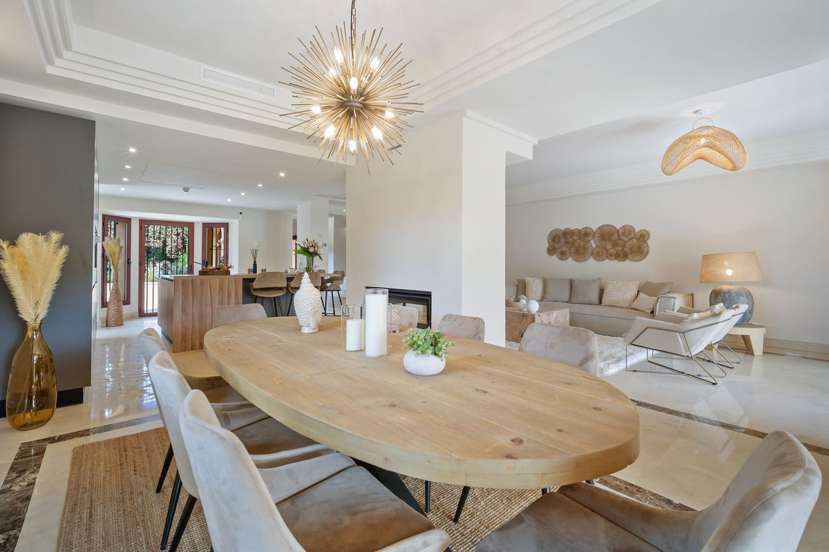 5 Bed Townhouse for sale in Puerto Banús Costa Del Sol, Málaga, Spain