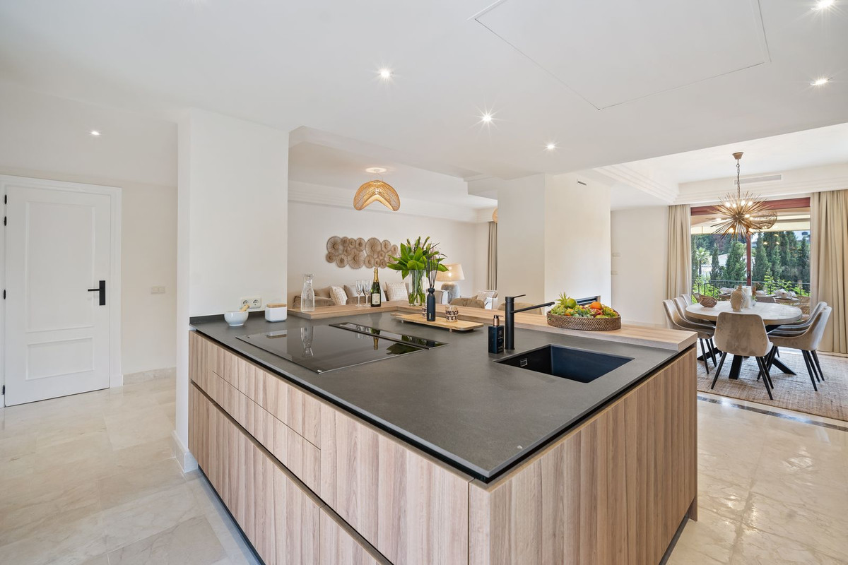 5 Bed Townhouse for sale in Puerto Banús Costa Del Sol, Málaga, Spain