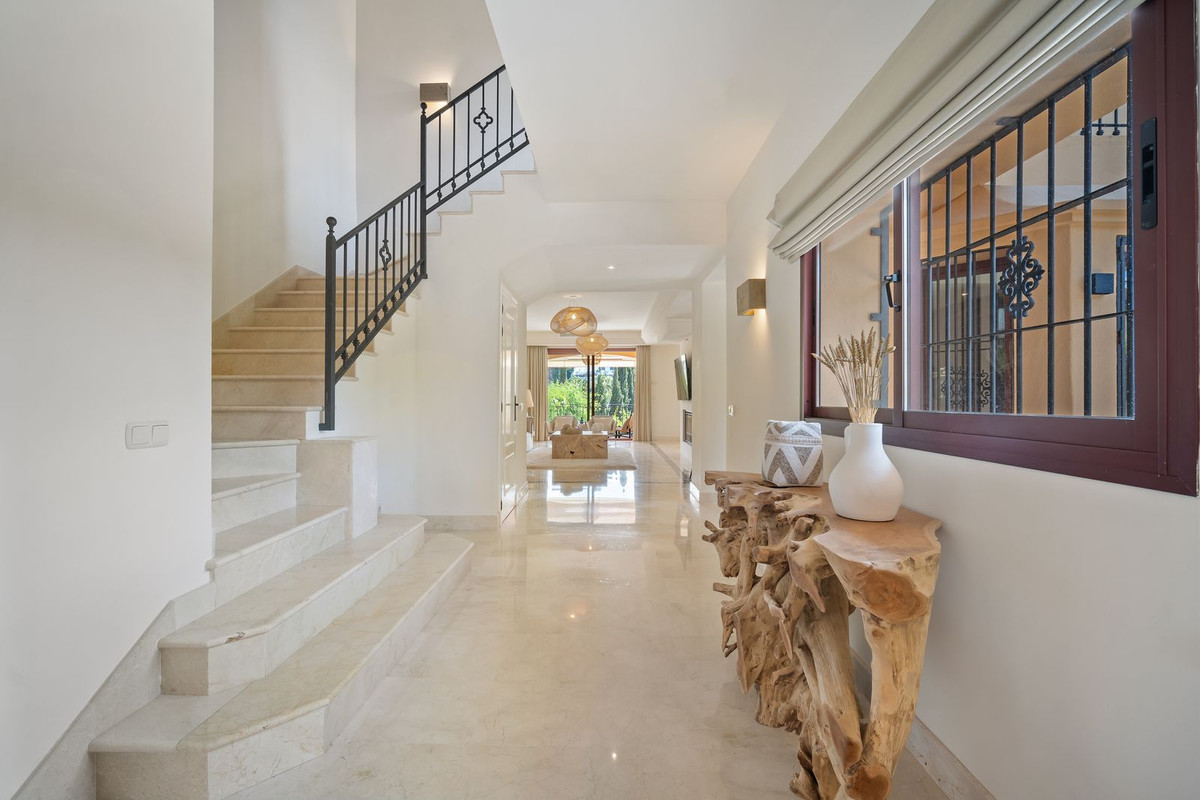 5 Bed Townhouse for sale in Puerto Banús Costa Del Sol, Málaga, Spain