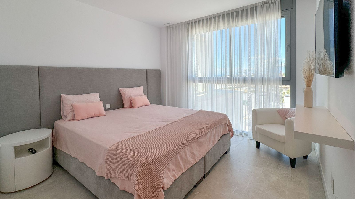 3 Bed Apartment for sale in Marbella Costa Del Sol, Málaga, Spain