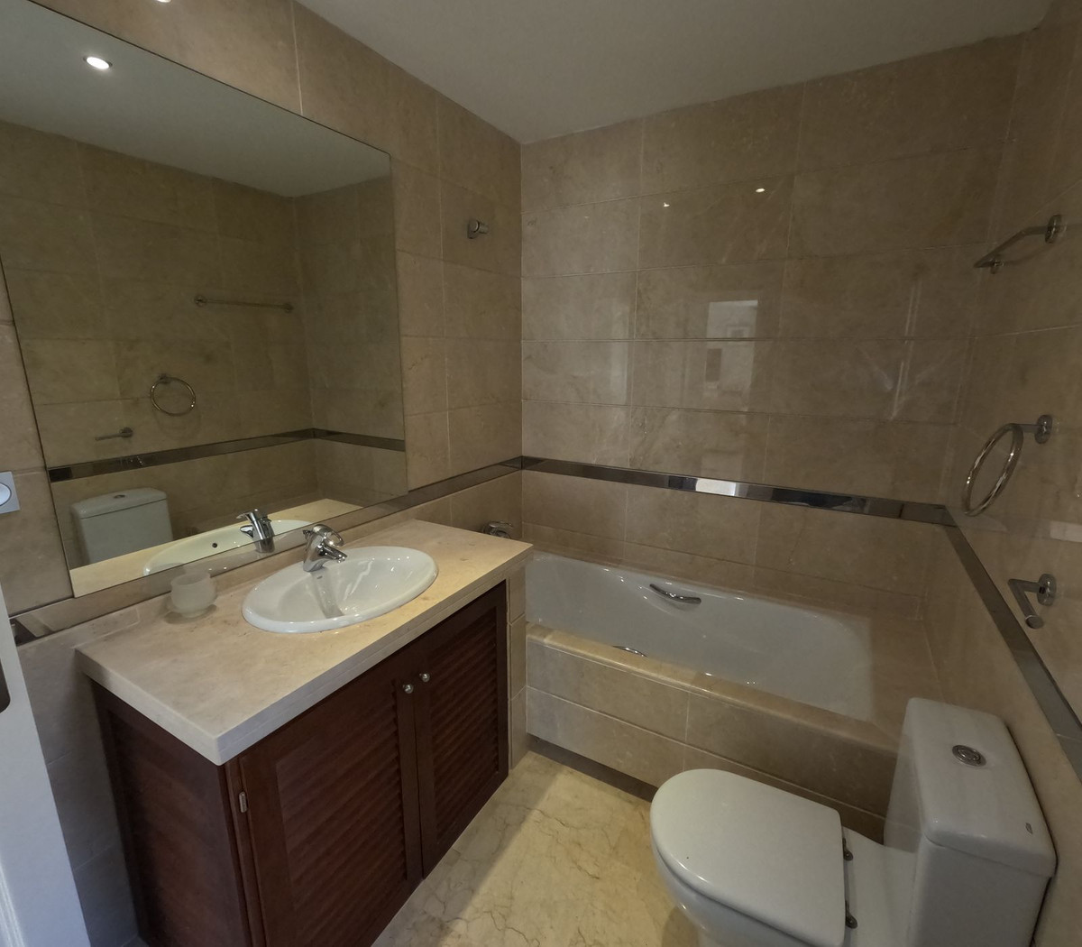 Se vende Ático Dúplex de 3 dormitorios en Costa Del Sol, Cadiz, España