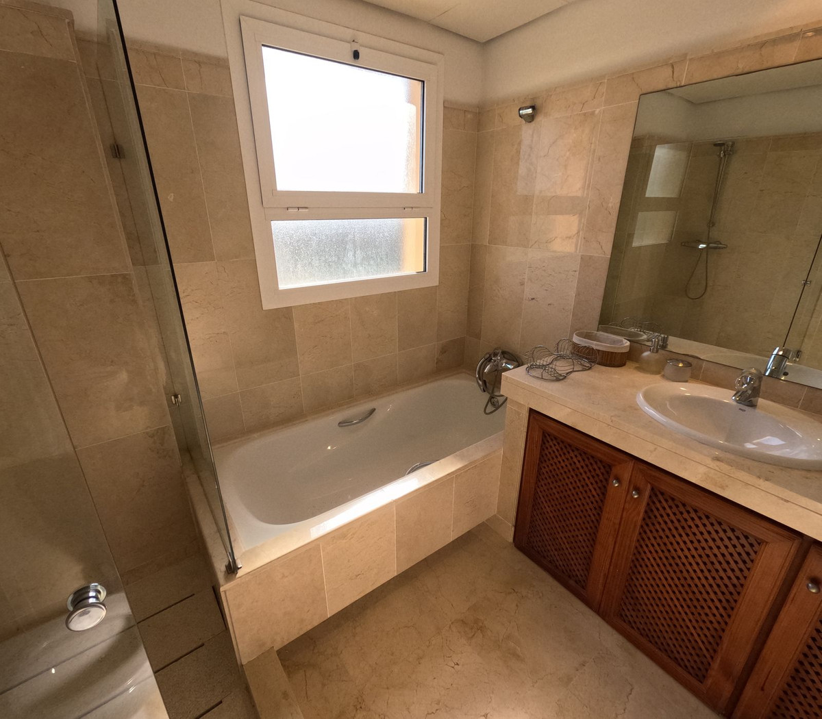 Se vende Ático Dúplex de 3 dormitorios en Costa Del Sol, Cadiz, España