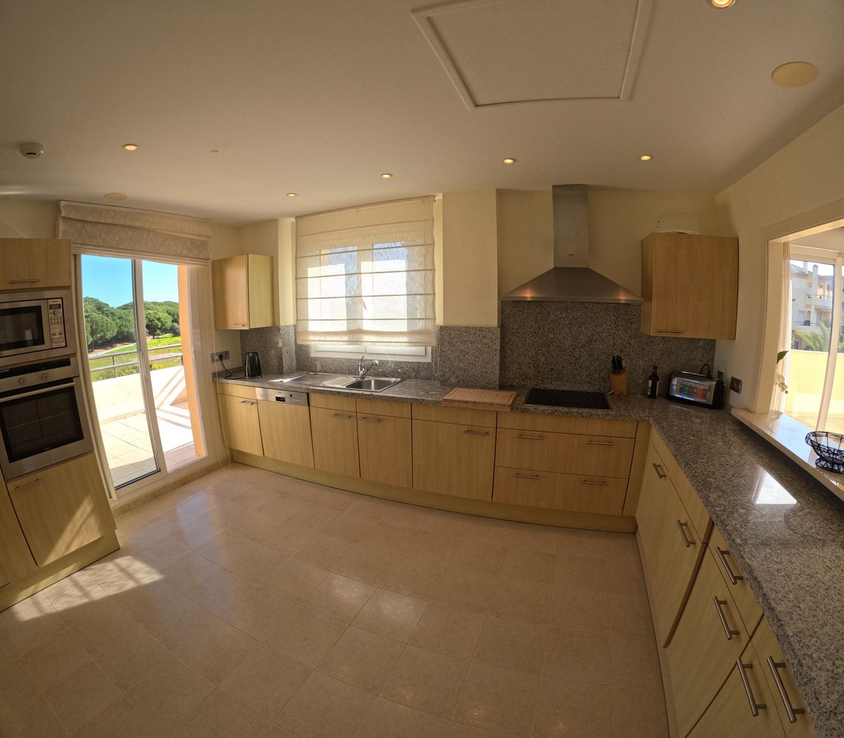Se vende Ático Dúplex de 3 dormitorios en Costa Del Sol, Cadiz, España