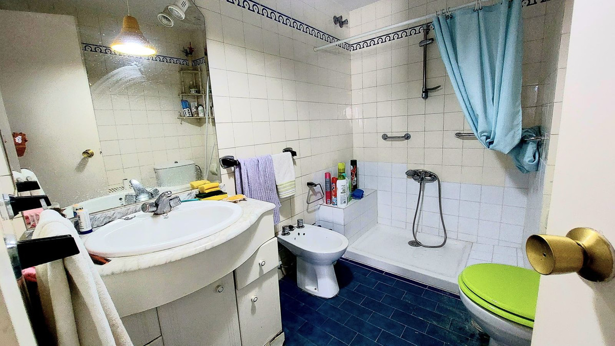 3 Bed Apartment for sale in Fuengirola Costa Del Sol, Málaga, Spain