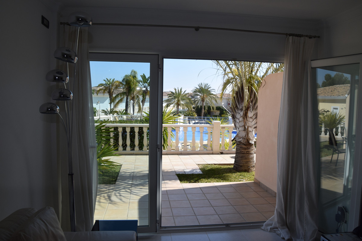 Se vende Apartamento Planta Baja de 2 dormitorios en Costa Blanca, Alicante, España