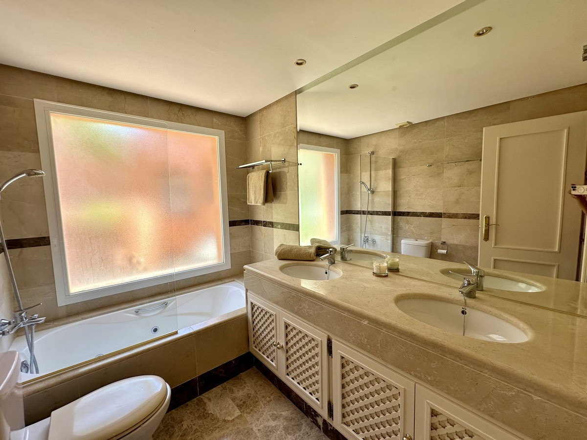 3 Bed Apartment for sale in Nueva Andalucía Costa Del Sol, Málaga, Spain