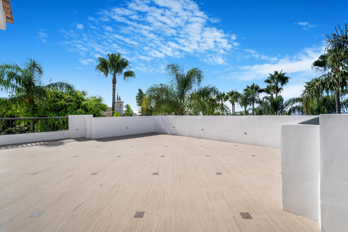 4 Bed Townhouse for sale in The Golden Mile Costa Del Sol, Málaga, Spain