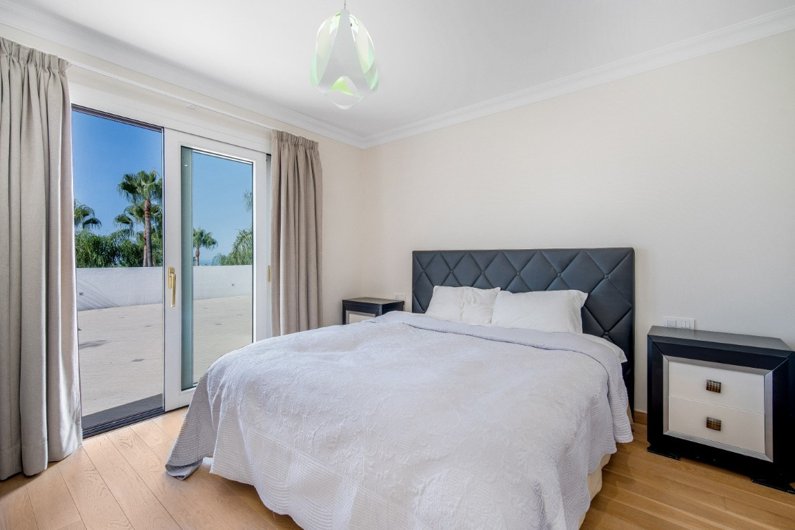 4 Bed Townhouse for sale in The Golden Mile Costa Del Sol, Málaga, Spain