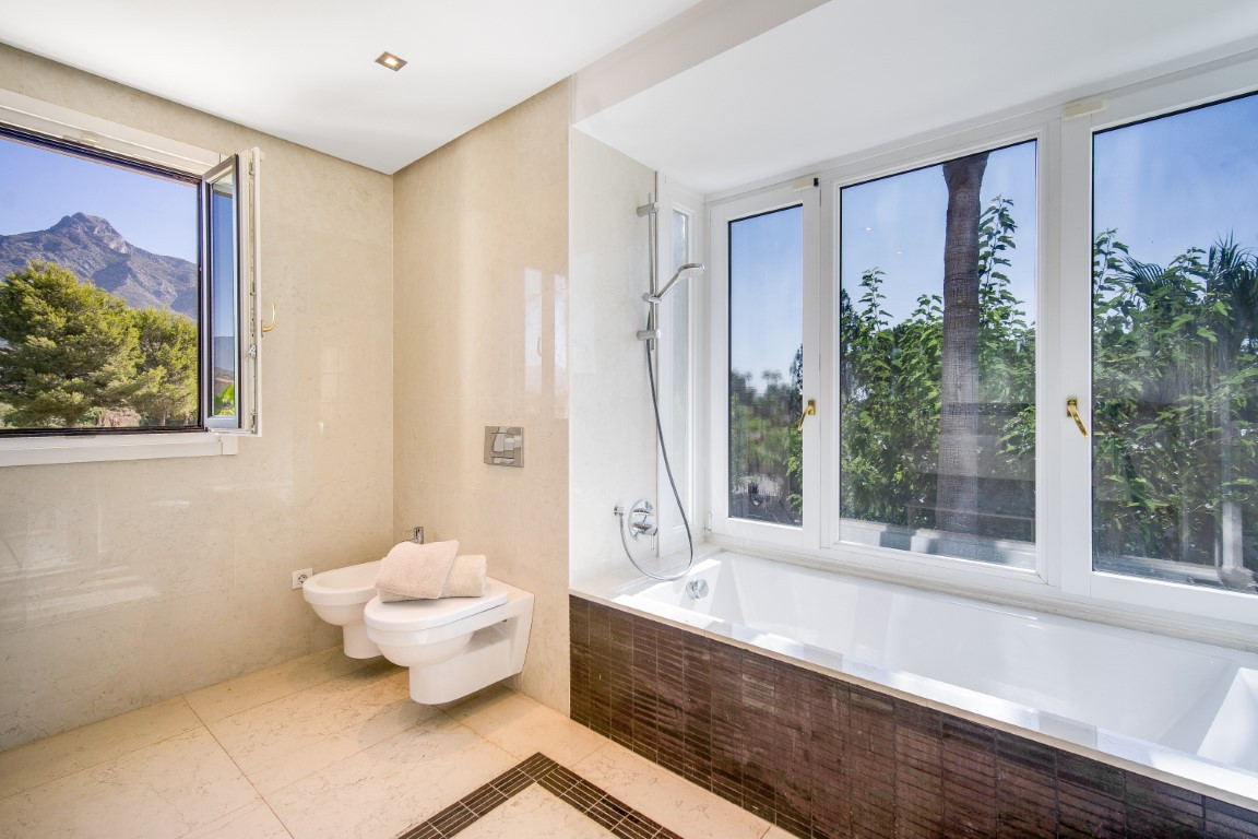 4 Bed Townhouse for sale in The Golden Mile Costa Del Sol, Málaga, Spain