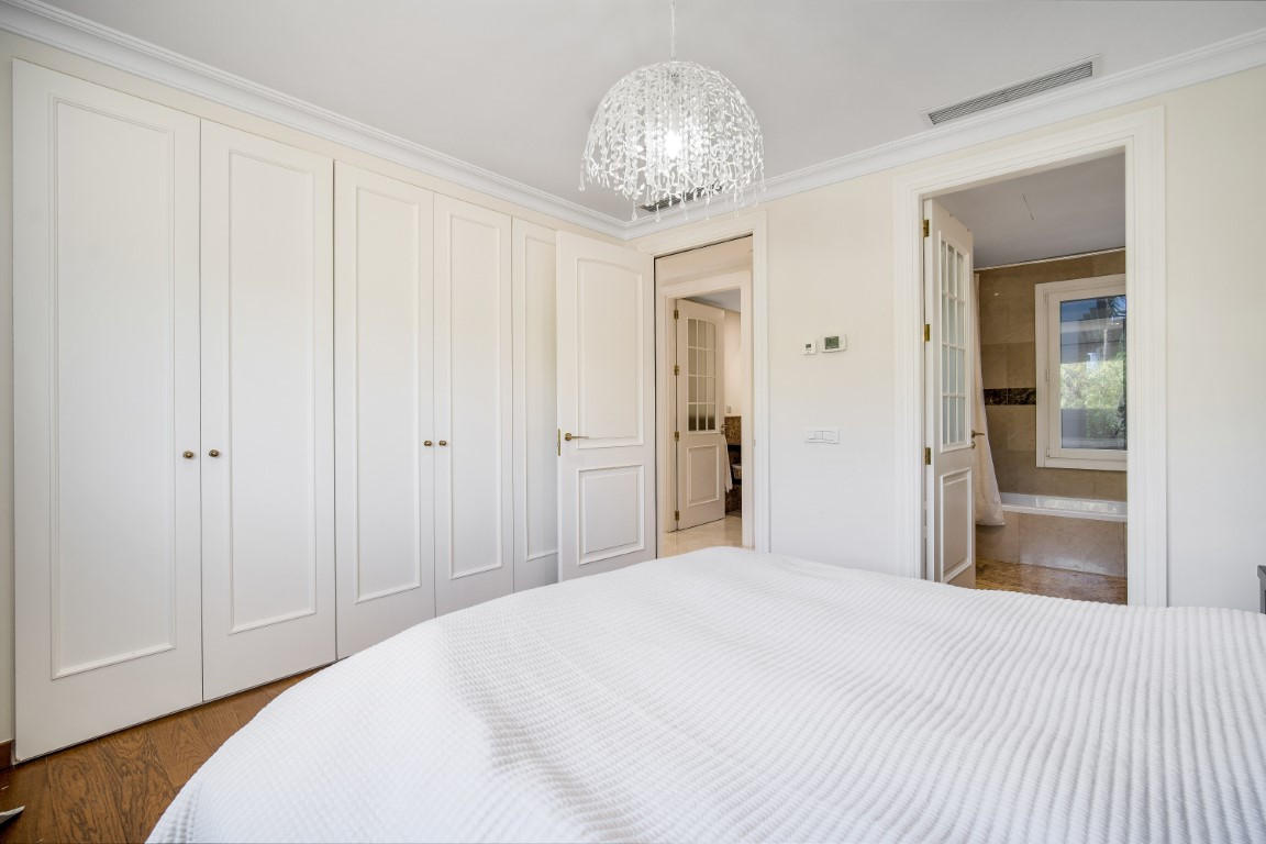4 Bed Townhouse for sale in The Golden Mile Costa Del Sol, Málaga, Spain