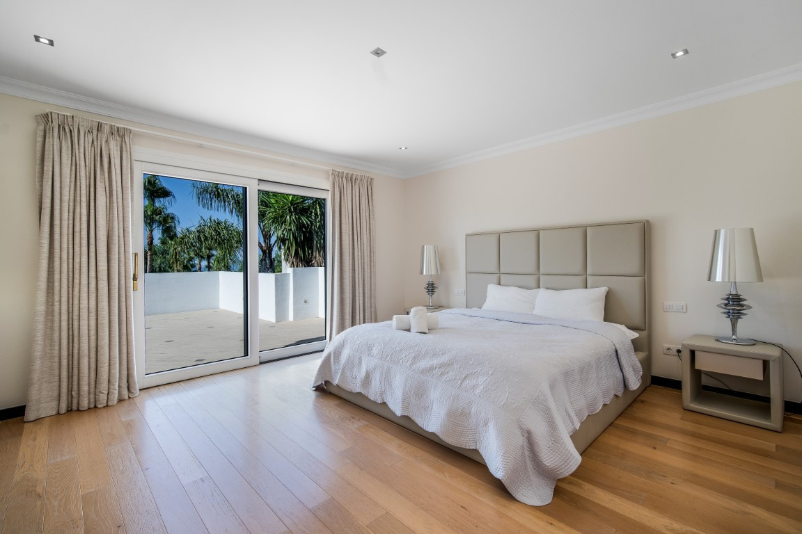 4 Bed Townhouse for sale in The Golden Mile Costa Del Sol, Málaga, Spain