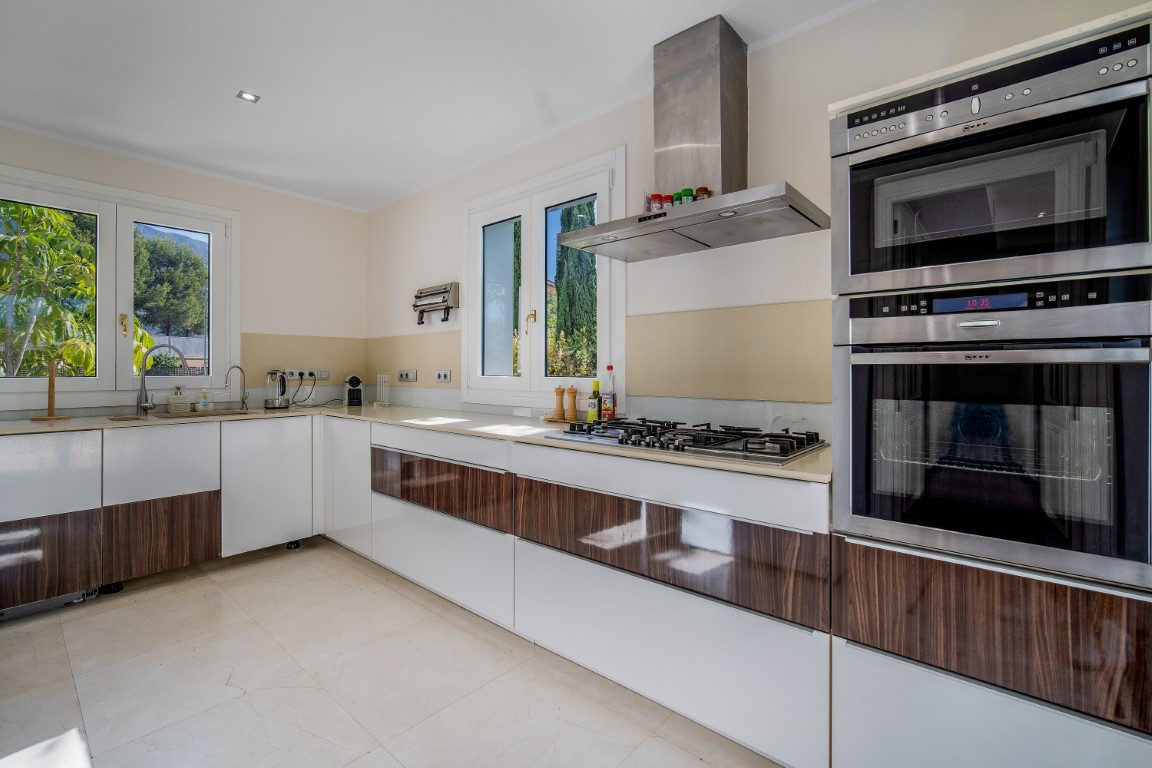 4 Bed Townhouse for sale in The Golden Mile Costa Del Sol, Málaga, Spain