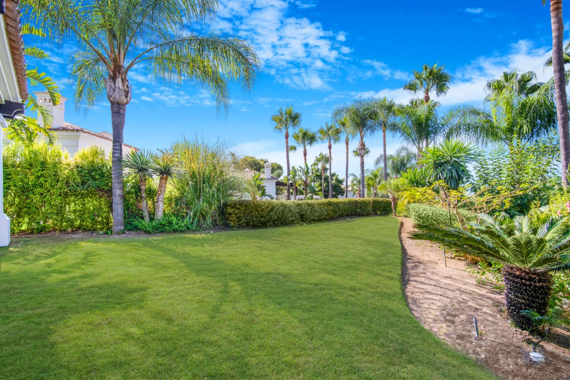 4 Bed Townhouse for sale in The Golden Mile Costa Del Sol, Málaga, Spain