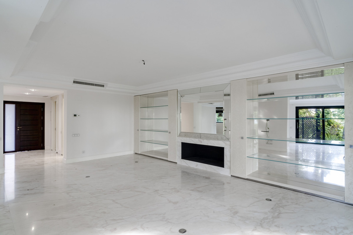 Se vende Villa - Chalet de 6 dormitorios en Costa Del Sol, Málaga, España