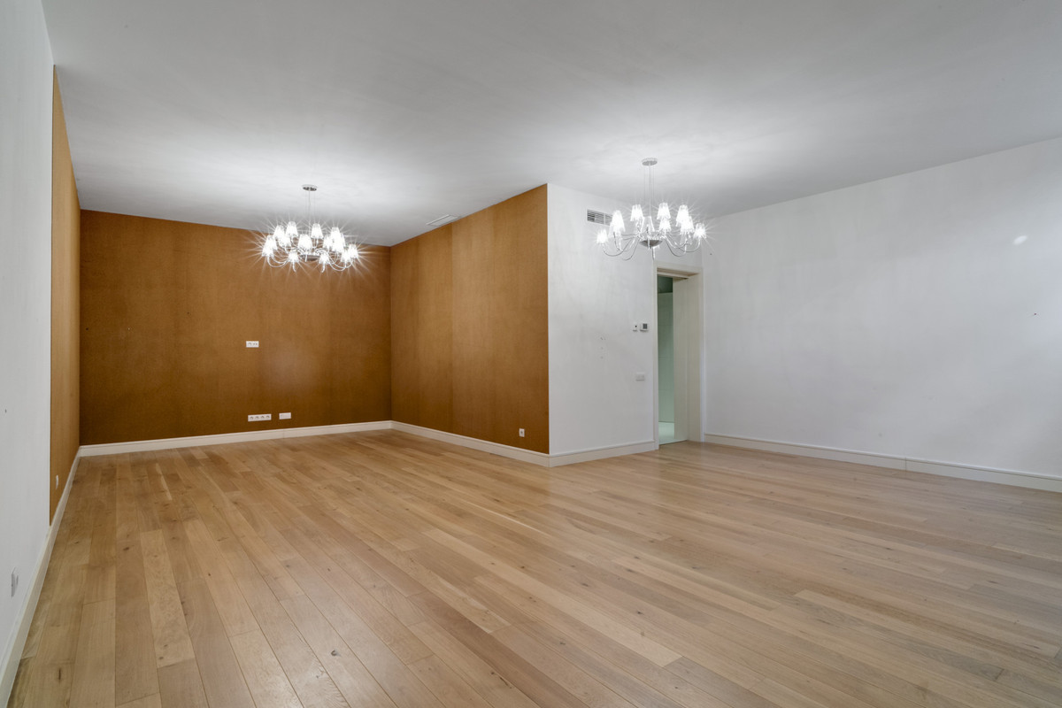 Se vende Villa - Chalet de 6 dormitorios en Costa Del Sol, Málaga, España
