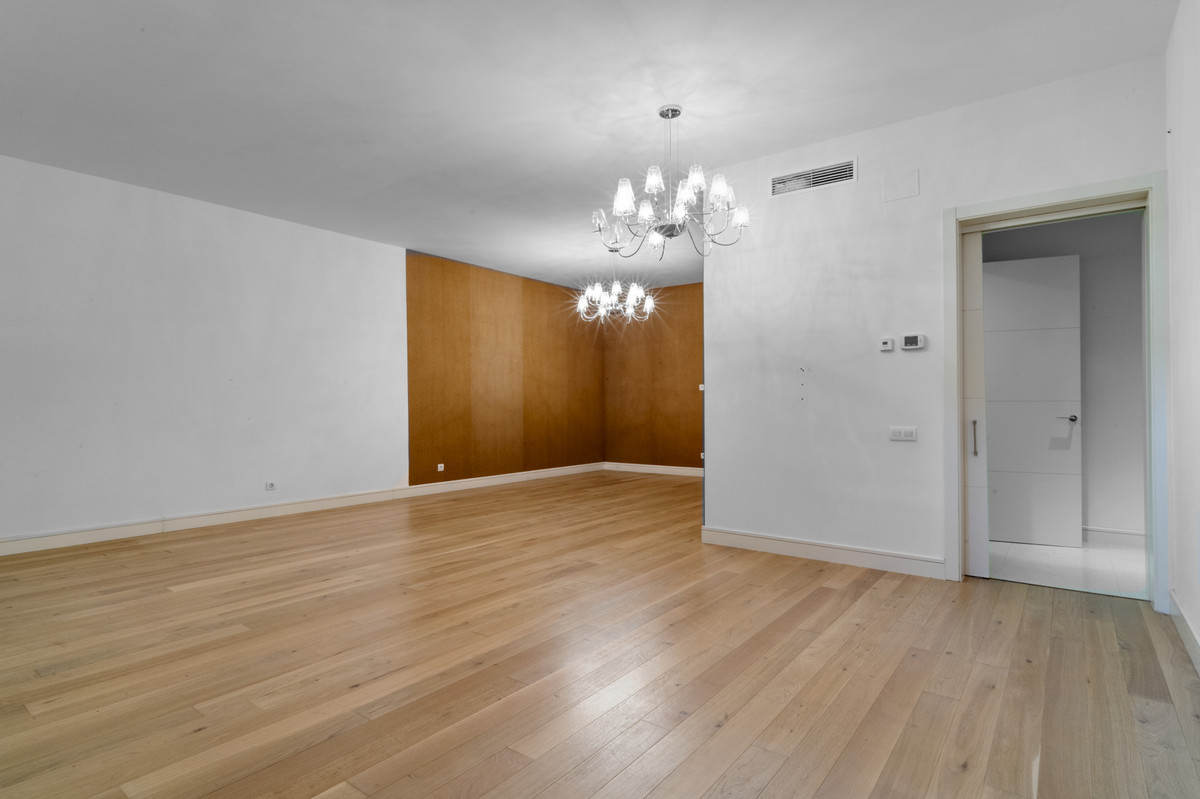 Se vende Villa - Chalet de 6 dormitorios en Costa Del Sol, Málaga, España