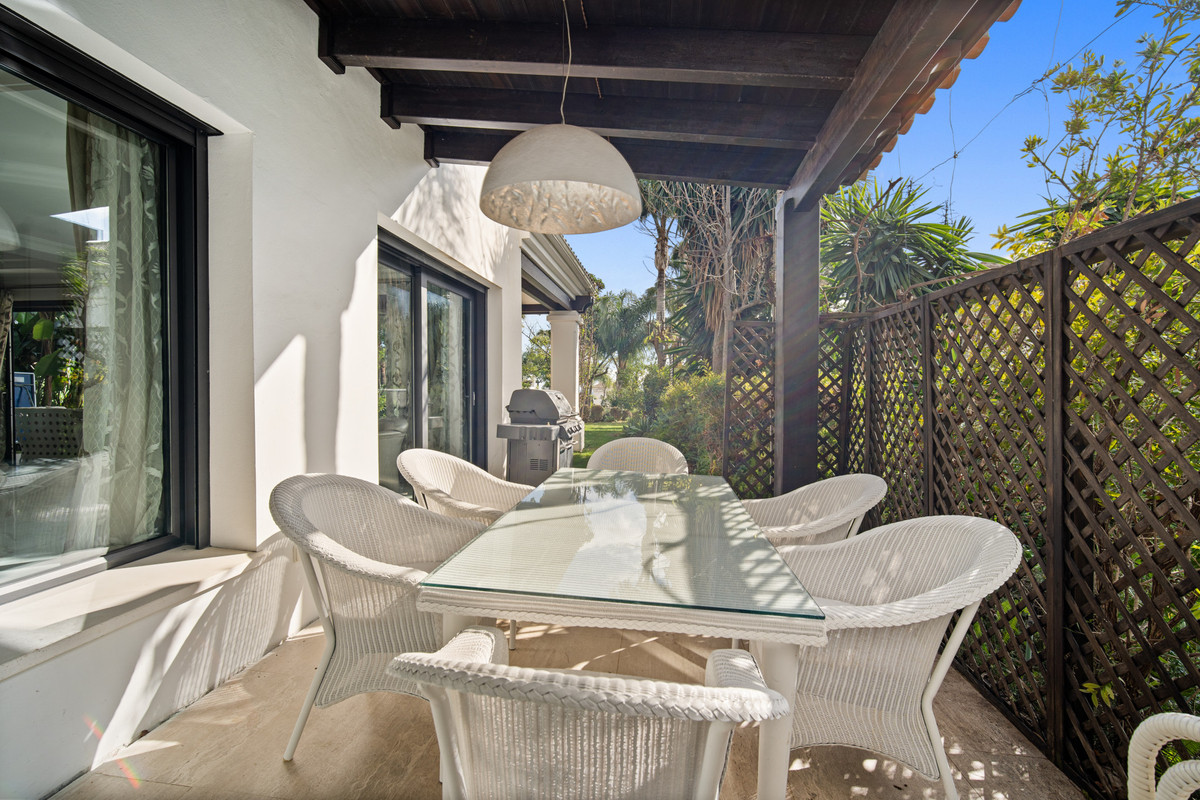 Se vende Villa - Chalet de 6 dormitorios en Costa Del Sol, Málaga, España