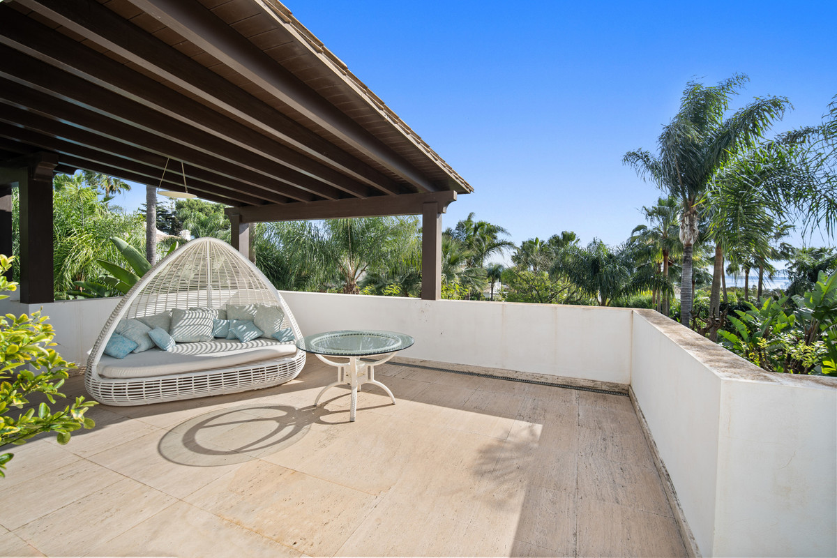 Se vende Villa - Chalet de 6 dormitorios en Costa Del Sol, Málaga, España
