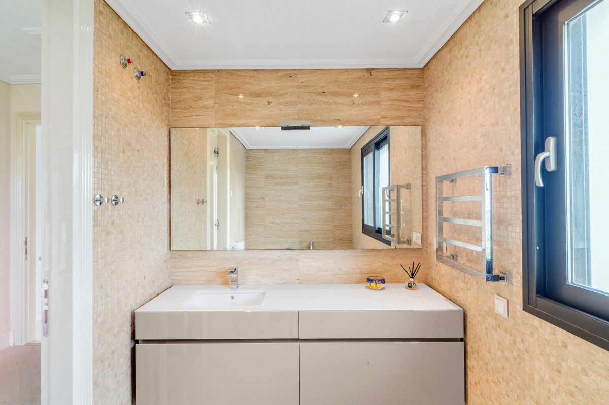 Se vende Villa - Chalet de 6 dormitorios en Costa Del Sol, Málaga, España
