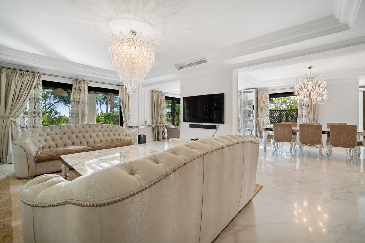 Se vende Villa - Chalet de 6 dormitorios en Costa Del Sol, Málaga, España