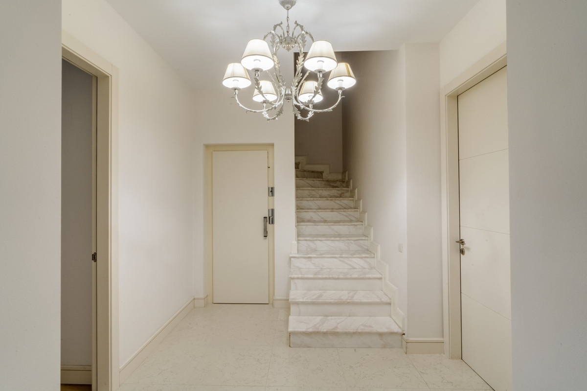 Se vende Villa - Chalet de 6 dormitorios en Costa Del Sol, Málaga, España