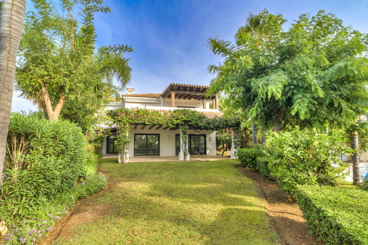 Se vende Villa - Chalet de 6 dormitorios en Costa Del Sol, Málaga, España