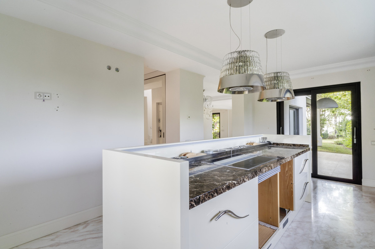 Se vende Villa - Chalet de 6 dormitorios en Costa Del Sol, Málaga, España