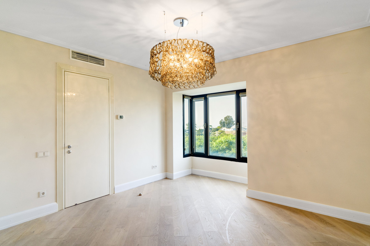 Se vende Villa - Chalet de 6 dormitorios en Costa Del Sol, Málaga, España