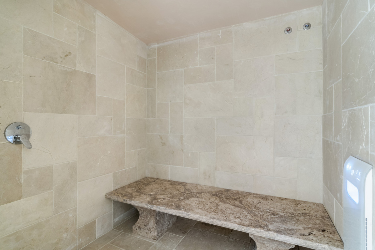 Se vende Villa - Chalet de 6 dormitorios en Costa Del Sol, Málaga, España