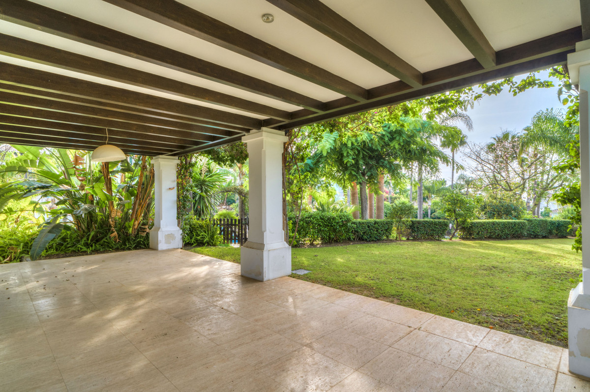 Se vende Villa - Chalet de 6 dormitorios en Costa Del Sol, Málaga, España
