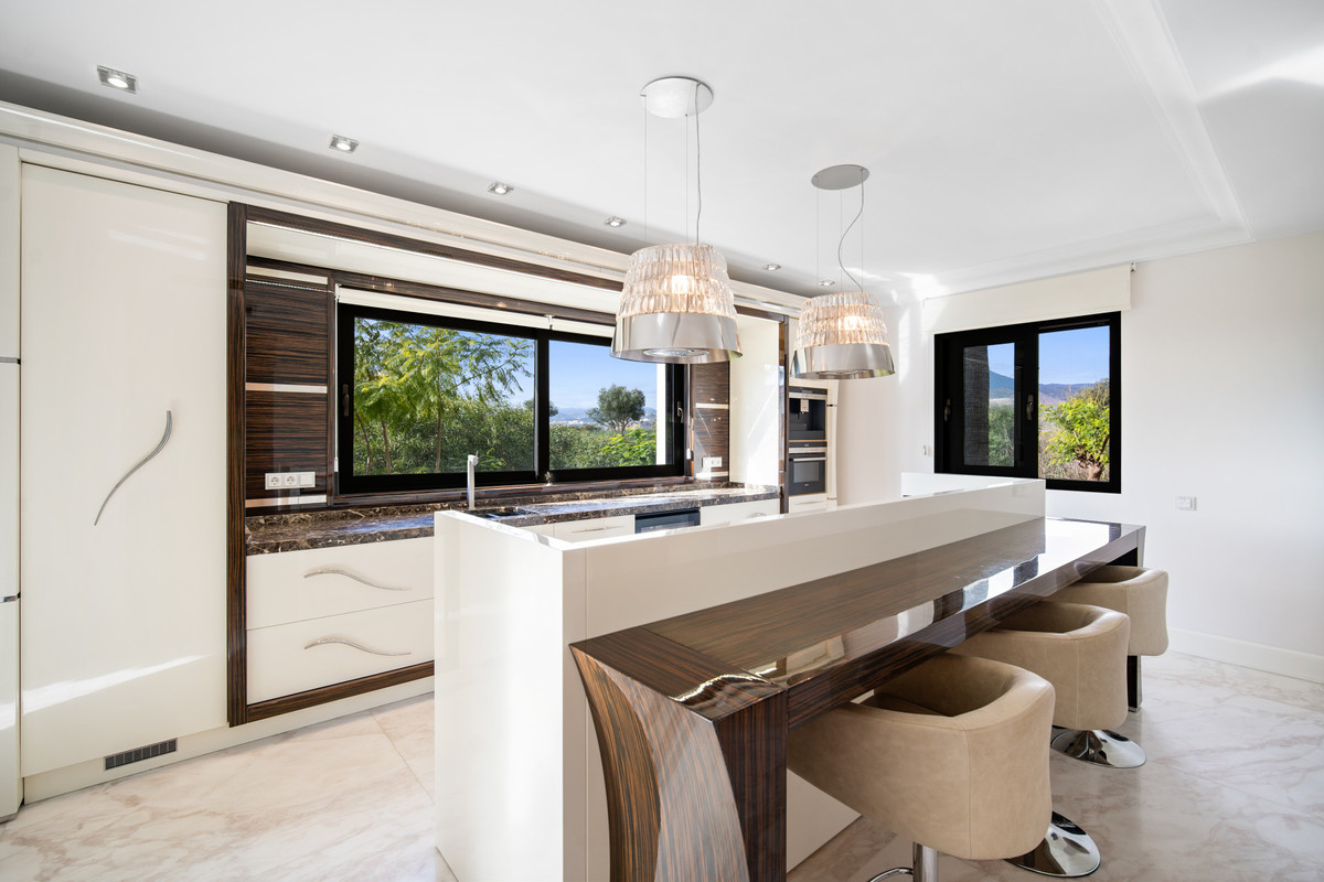 Se vende Villa - Chalet de 6 dormitorios en Costa Del Sol, Málaga, España