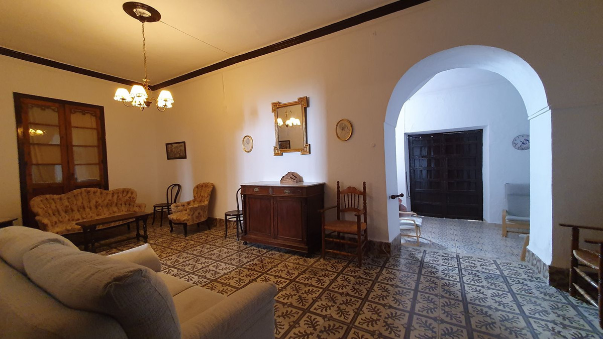 4 Bed Townhouse for sale in Ardales Costa Del Sol, Málaga, Spain