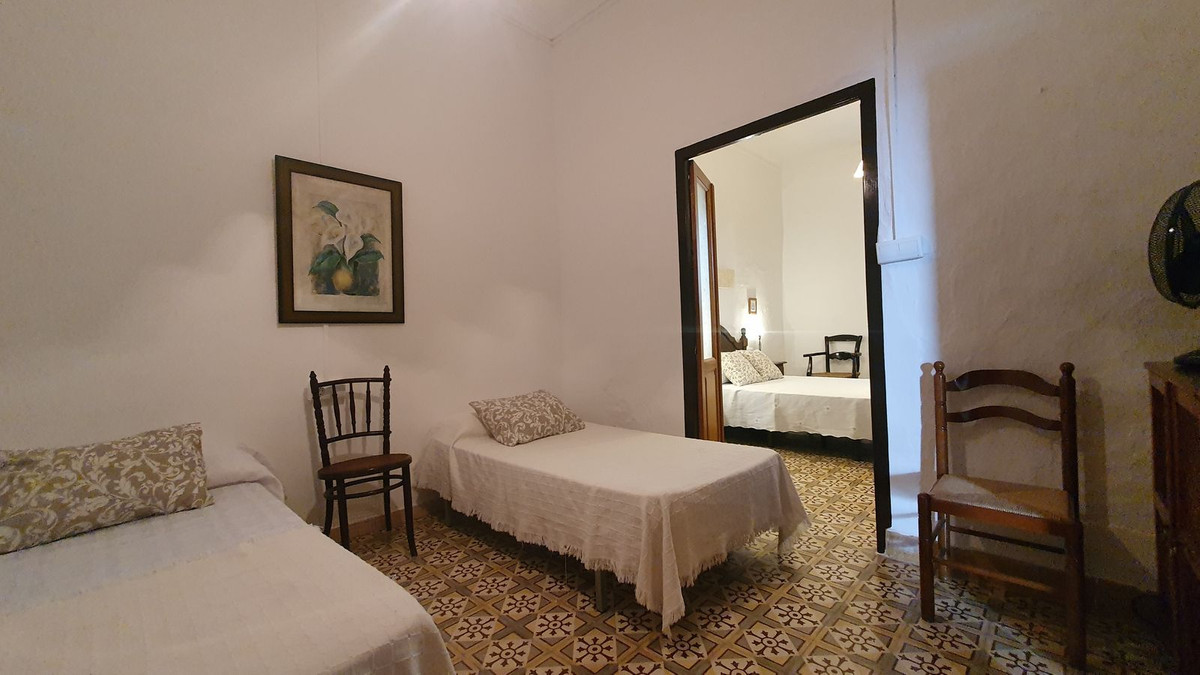 4 Bed Townhouse for sale in Ardales Costa Del Sol, Málaga, Spain