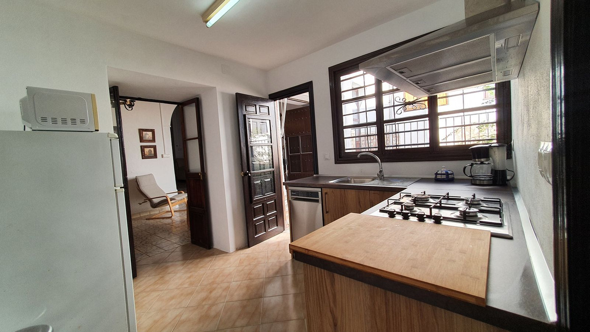 4 Bed Townhouse for sale in Ardales Costa Del Sol, Málaga, Spain