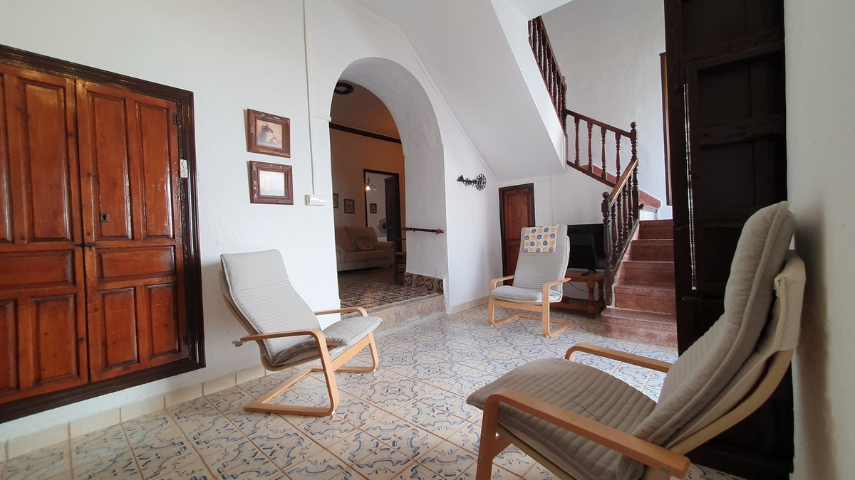 4 Bed Townhouse for sale in Ardales Costa Del Sol, Málaga, Spain