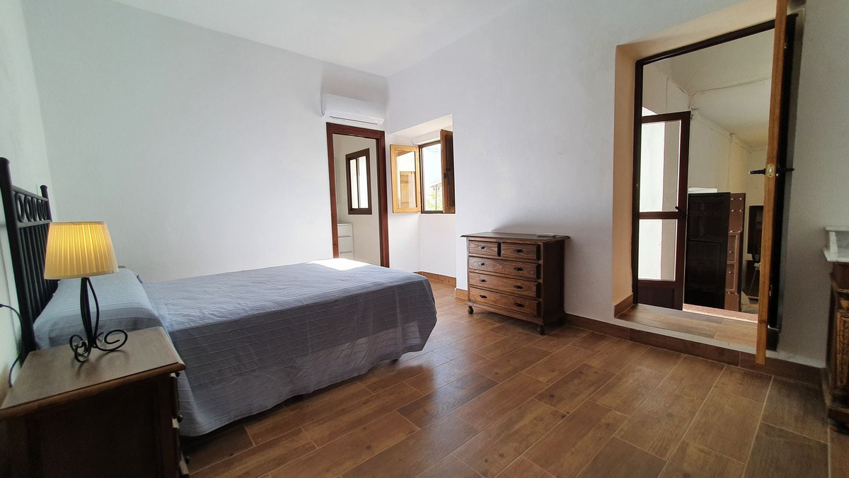 4 Bed Townhouse for sale in Ardales Costa Del Sol, Málaga, Spain