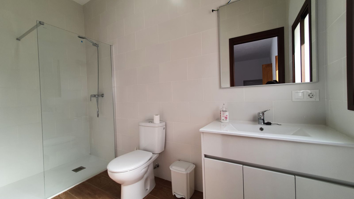4 Bed Townhouse for sale in Ardales Costa Del Sol, Málaga, Spain