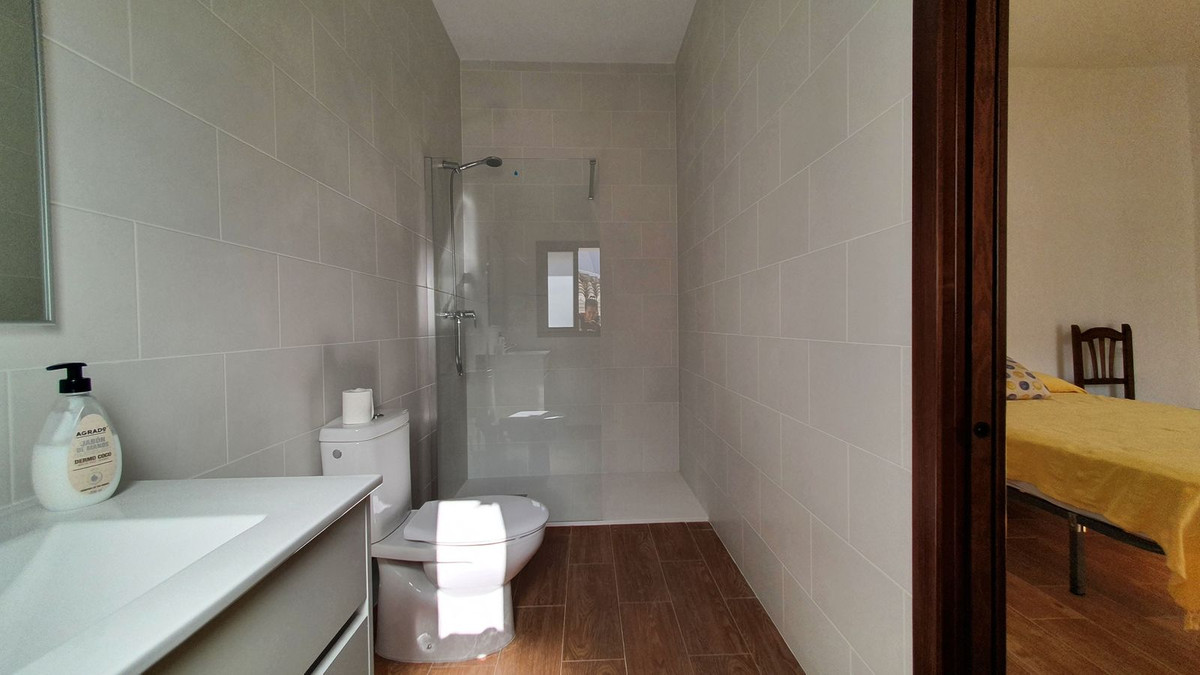 4 Bed Townhouse for sale in Ardales Costa Del Sol, Málaga, Spain