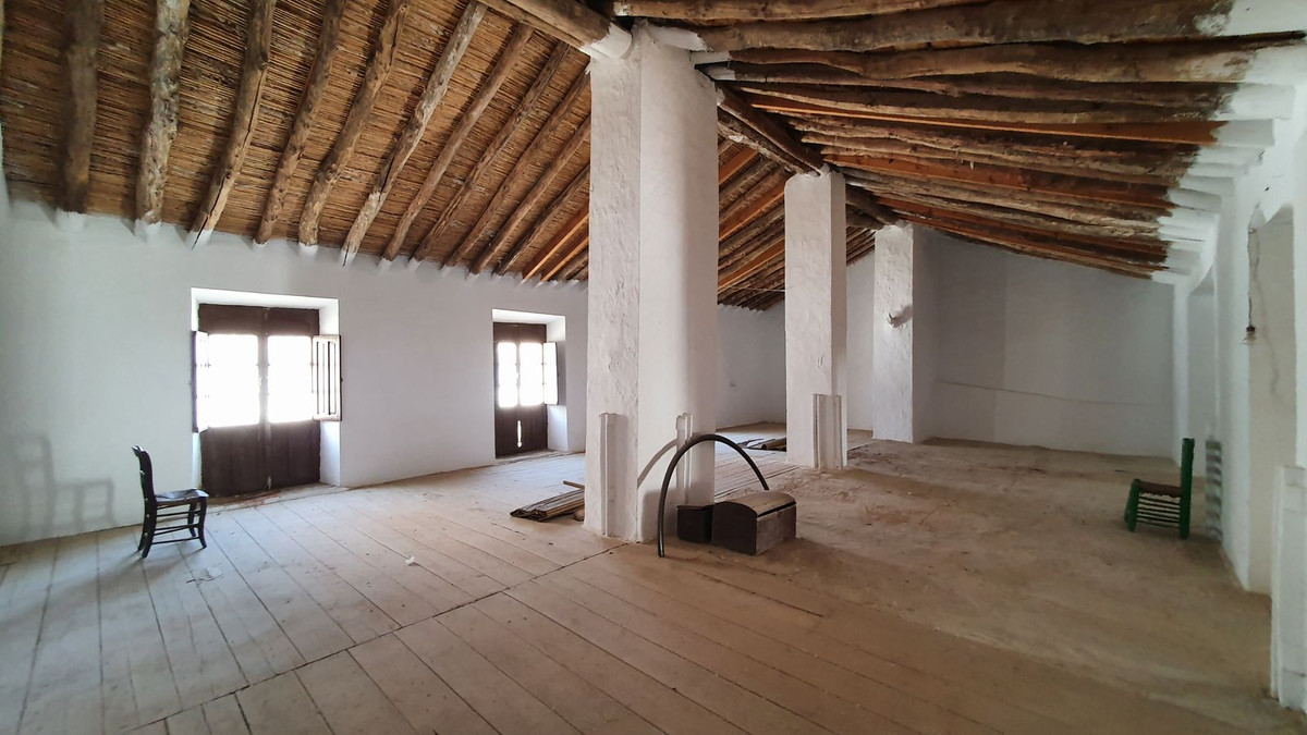 4 Bed Townhouse for sale in Ardales Costa Del Sol, Málaga, Spain