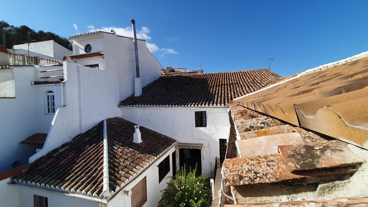 4 Bed Townhouse for sale in Ardales Costa Del Sol, Málaga, Spain