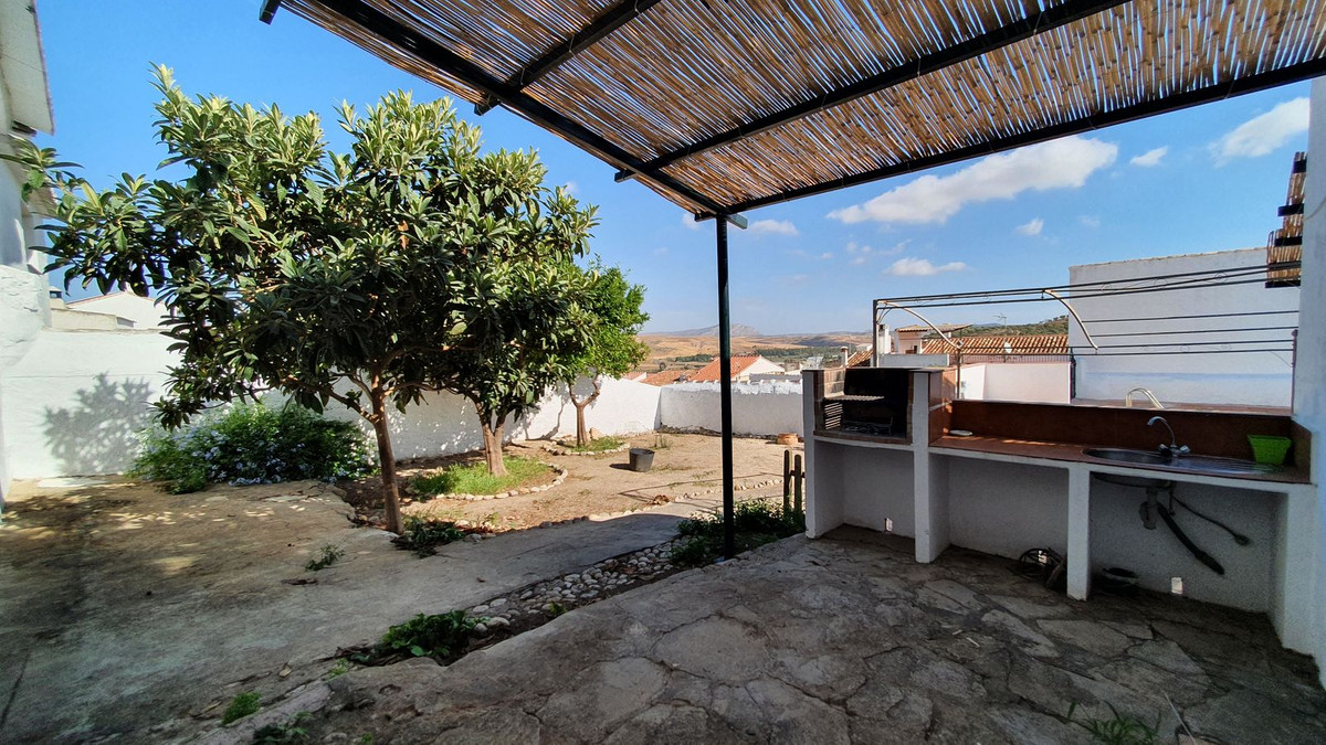 4 Bed Townhouse for sale in Ardales Costa Del Sol, Málaga, Spain