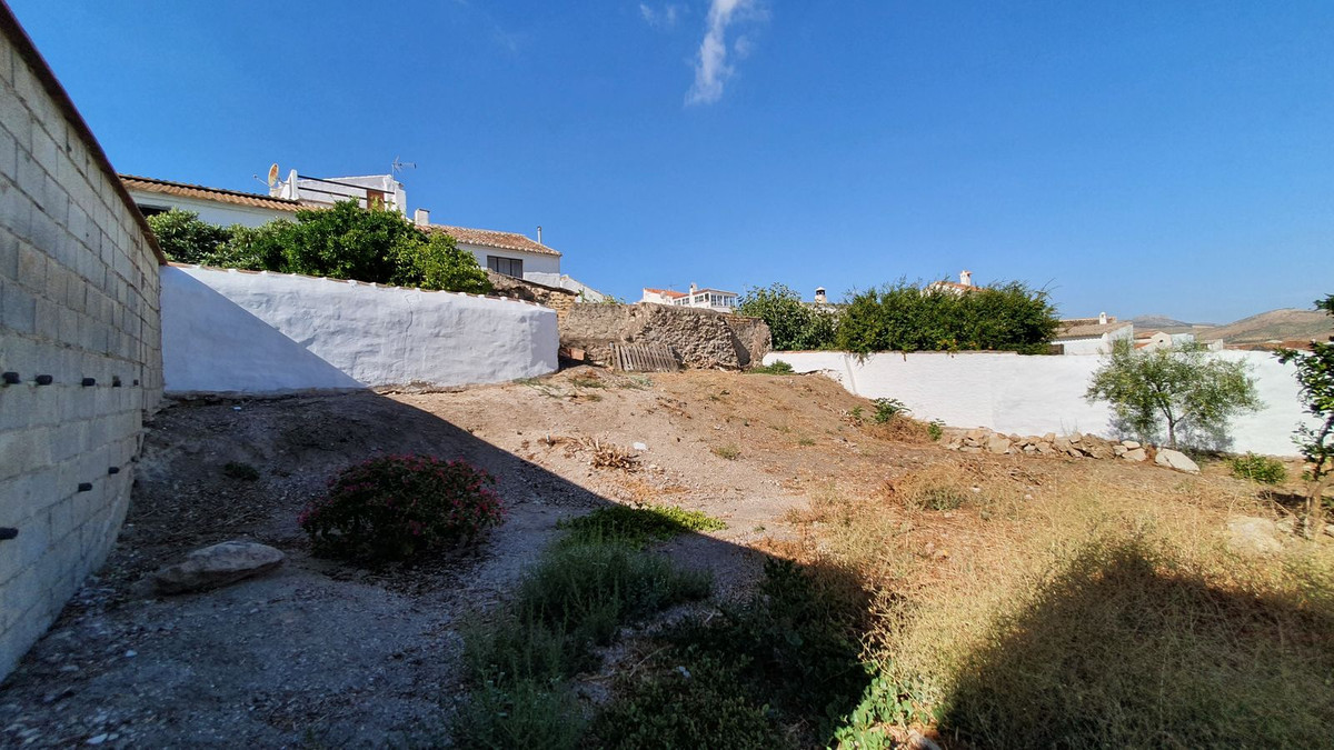 4 Bed Townhouse for sale in Ardales Costa Del Sol, Málaga, Spain