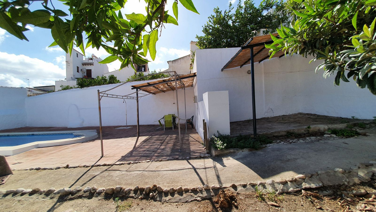 4 Bed Townhouse for sale in Ardales Costa Del Sol, Málaga, Spain