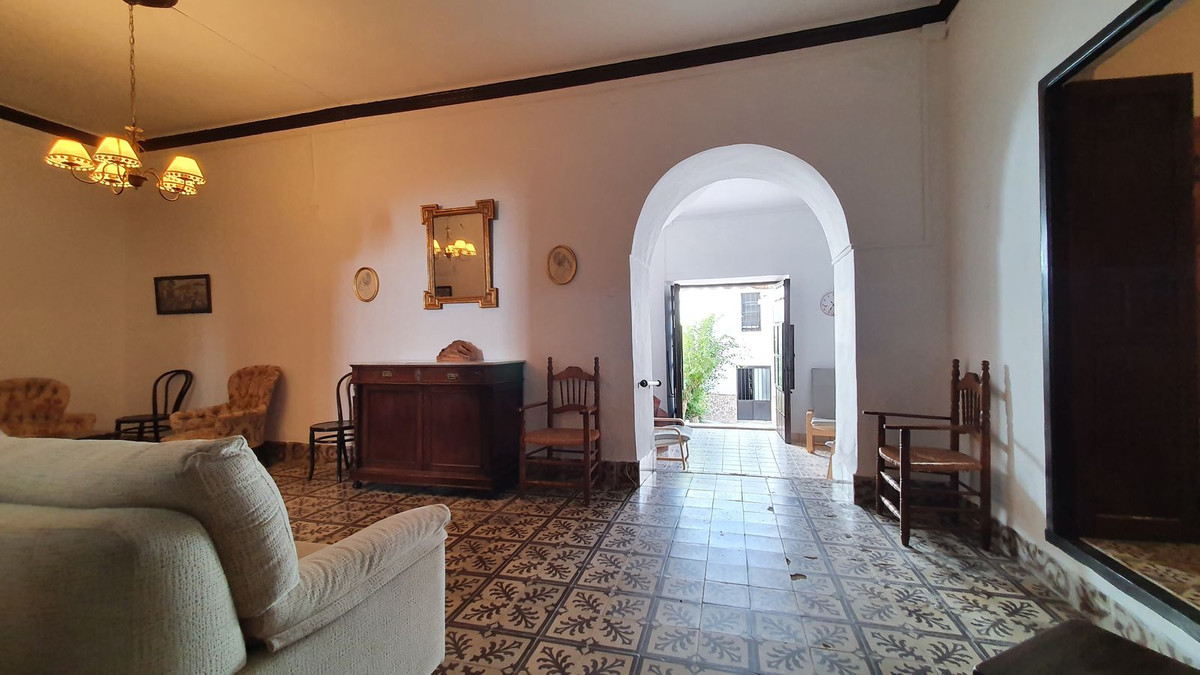4 Bed Townhouse for sale in Ardales Costa Del Sol, Málaga, Spain