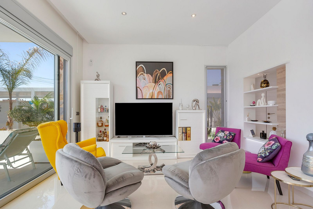 Se vende Villa - Chalet de 3 dormitorios en Costa Blanca, Alicante, España