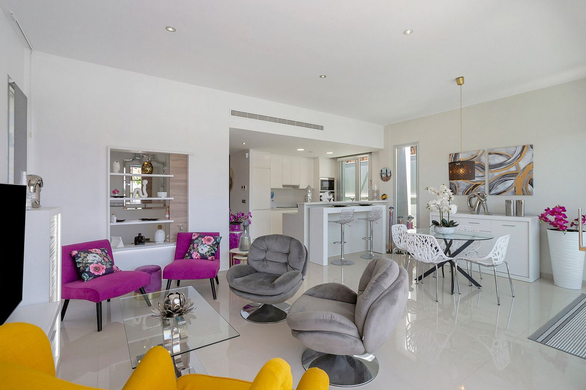 Se vende Villa - Chalet de 3 dormitorios en Costa Blanca, Alicante, España